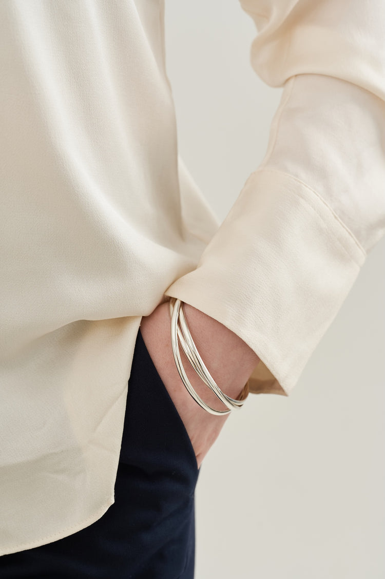 liz lloyd jewellery sterling silver intertwined triple bangle